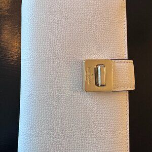 Kate Spade Phoebe Medium Wallet – Off White | Style KF534